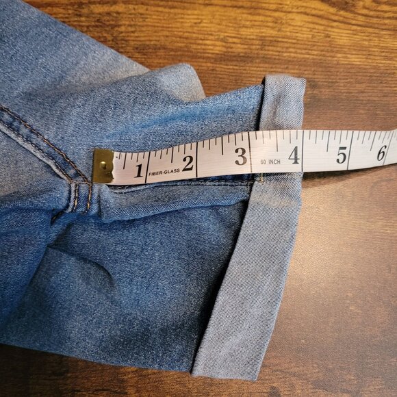 Wallflower Denim Shorts Size 11 Irresistible High Rise Cuffed Medium Light Wash - Picture 7 of 8